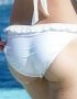 【白ビキニ水着盗撮エロ画像】2018年プール開き目前！透けやすい白色の水着を着た素人女性をプールで隠し撮りｗｗ